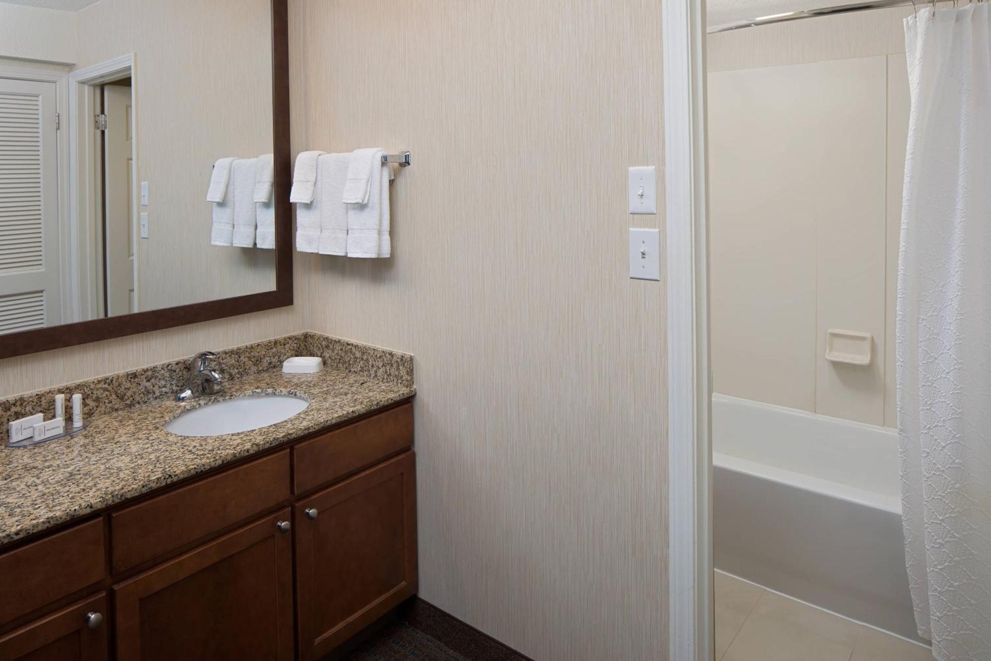 Residence Inn Louisville East Bagian luar foto